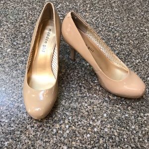 Nude “Getta” heels